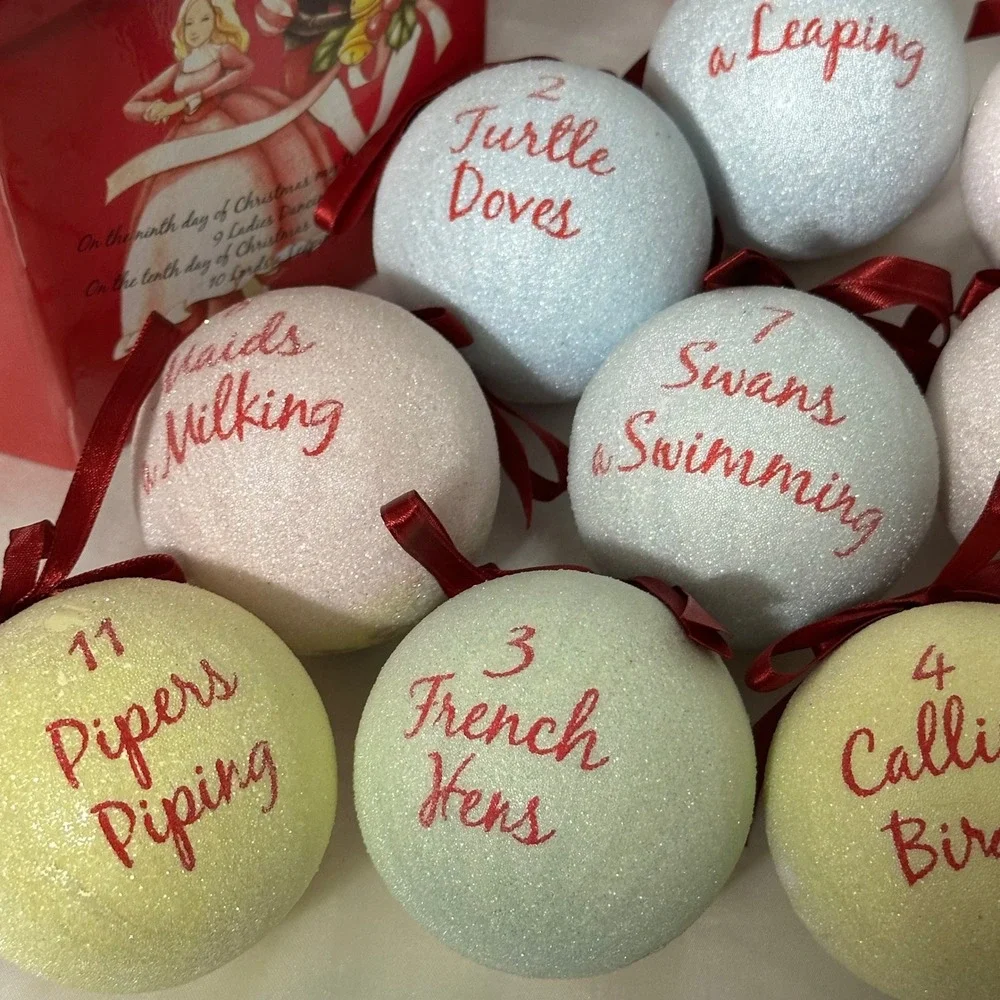 12 Days of Christmas Sugar Ball Ornament Set Excellent Glittered‎ Red Boxed 12pc